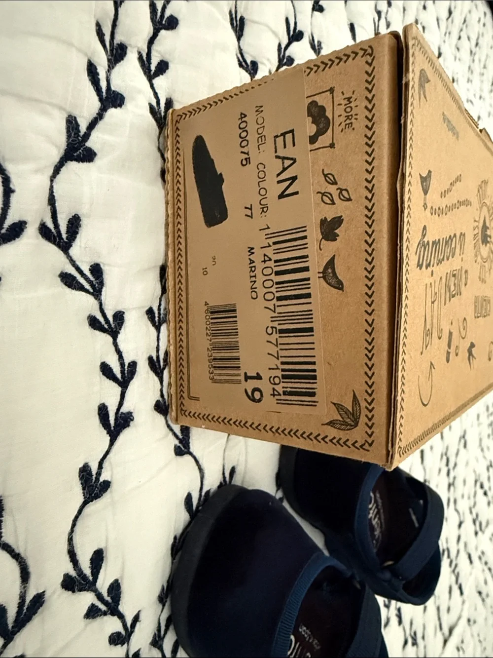 NWT Cienta Navy Blue Velvet Mary Jane